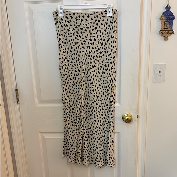 Moon River Dresses & Skirts - Moon River Cream and Black Patterned skirt